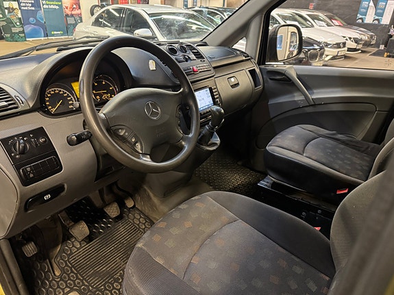 Mercedes-Benz Vito 115 14 of 23