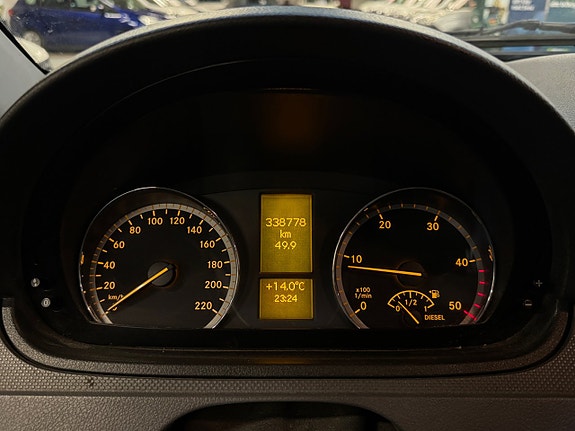 Mercedes-Benz Vito 115 23 of 23