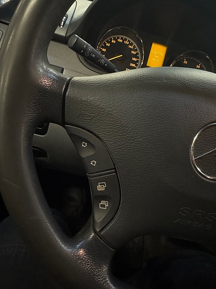 Mercedes-Benz Vito 115 21 of 23
