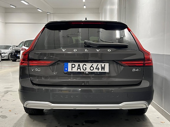 Volvo V90 Cross Country 6 of 19