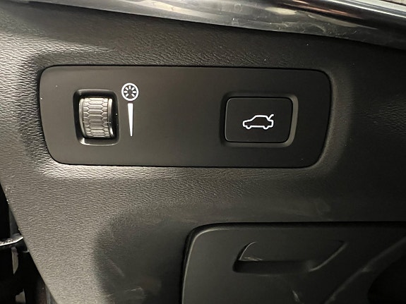 Volvo V90 Cross Country 17 of 19