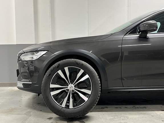 Volvo V90 Cross Country 7 of 19