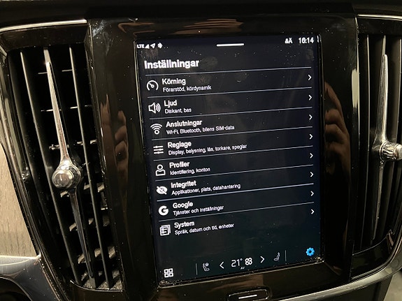 Volvo V90 Cross Country 13 of 19