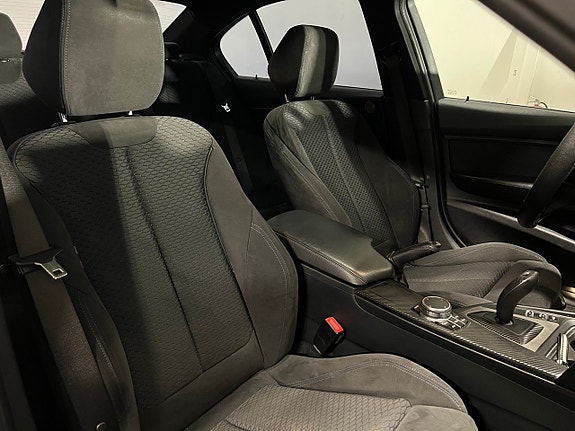BMW 320d 14 of 18