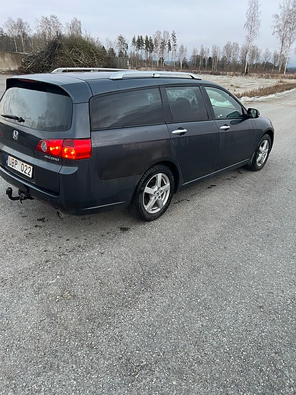 Honda Accord 9 of 15
