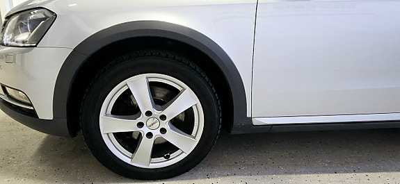 Volkswagen Passat Alltrack 20 of 26