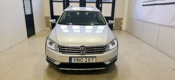 Volkswagen Passat Alltrack 3 of 5