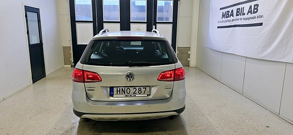 Volkswagen Passat Alltrack 8 of 26