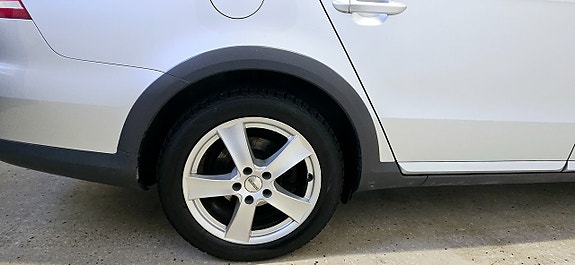 Volkswagen Passat Alltrack 22 of 26
