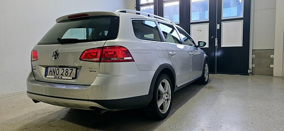 Volkswagen Passat Alltrack 7 of 26
