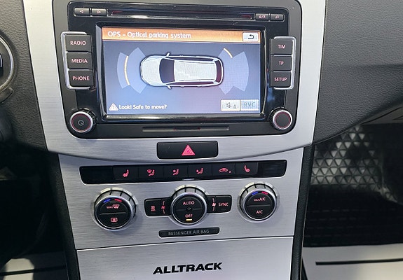 Volkswagen Passat Alltrack 15 of 26