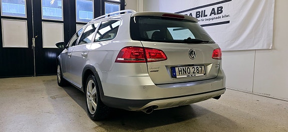 Volkswagen Passat Alltrack 10 of 26