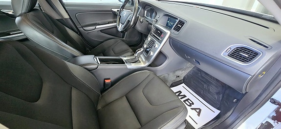 Volvo V60 19 of 24