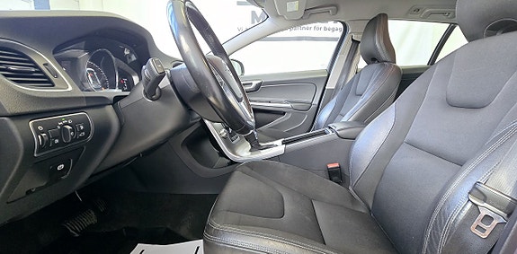 Volvo V60 13 of 24