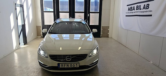 Volvo V60 3 of 5