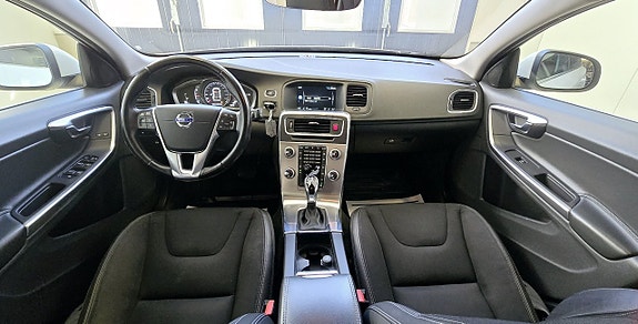 Volvo V60 17 of 24