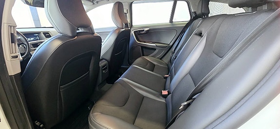 Volvo V60 22 of 24