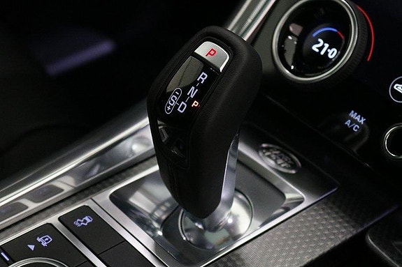Land Rover Range Rover Sport 12 of 17
