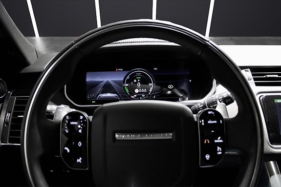 Land Rover Range Rover Sport 9 of 17