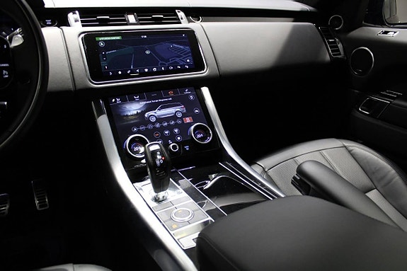 Land Rover Range Rover Sport 10 of 17