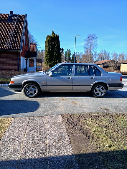 Volvo 940 2 of 8