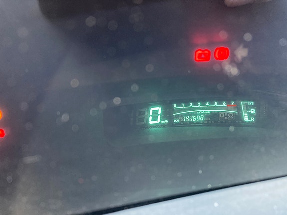 Toyota Yaris 8 of 12