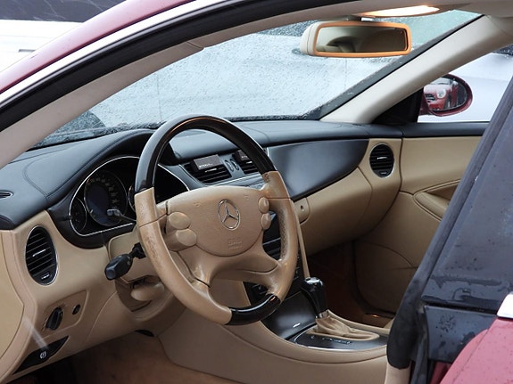 Mercedes-Benz CLS350 8 of 27