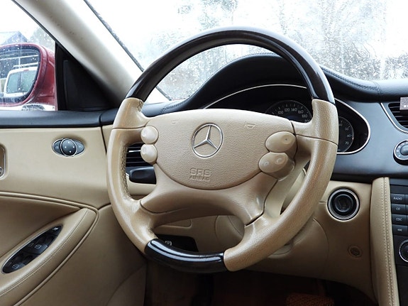 Mercedes-Benz CLS350 9 of 27