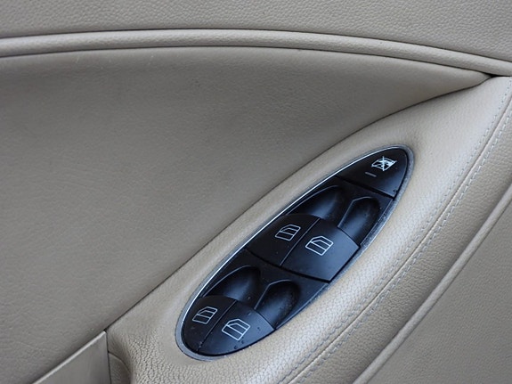 Mercedes-Benz CLS350 17 of 27
