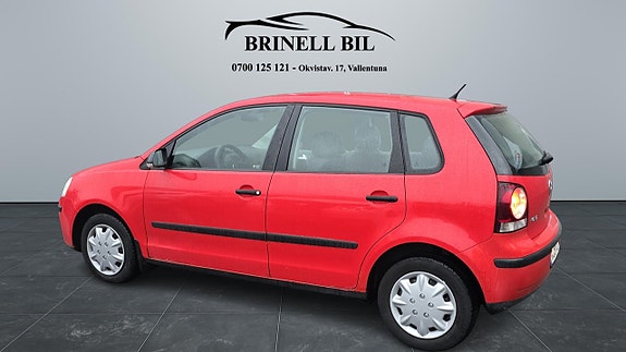 Volkswagen Polo 2 of 5