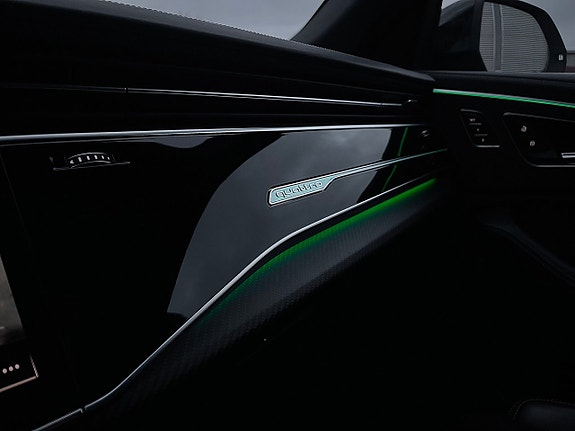 Audi RS Q8 22 of 27