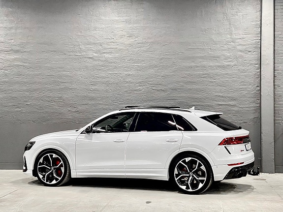 Audi RS Q8 3 of 5