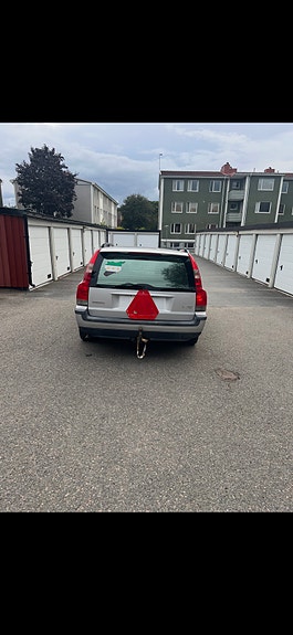 Volvo V70 4 of 5