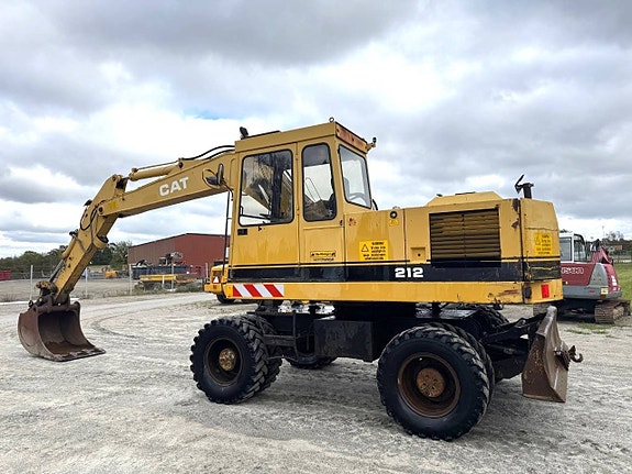 Grävmaskin Caterpillar 212/ 120.000kr +Moms