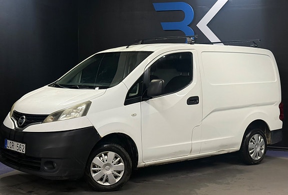 Nissan NV200 2 of 5