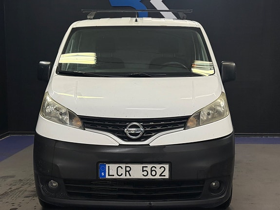 Nissan NV200 3 of 5