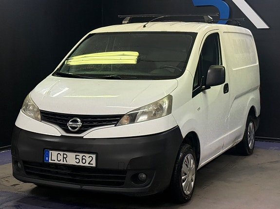Nissan NV200 4 of 5