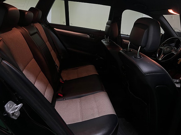 Mercedes-Benz C200 10 of 18