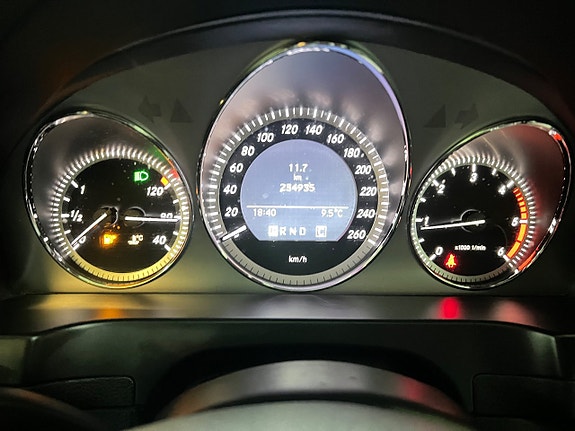 Mercedes-Benz C200 17 of 18