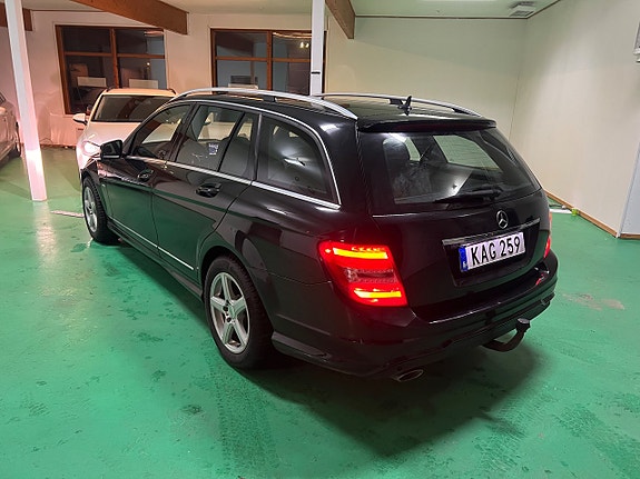 Mercedes-Benz C200 4 of 18