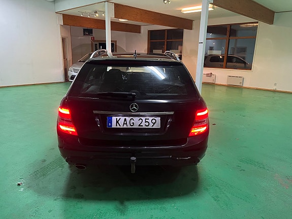 Mercedes-Benz C200 6 of 18