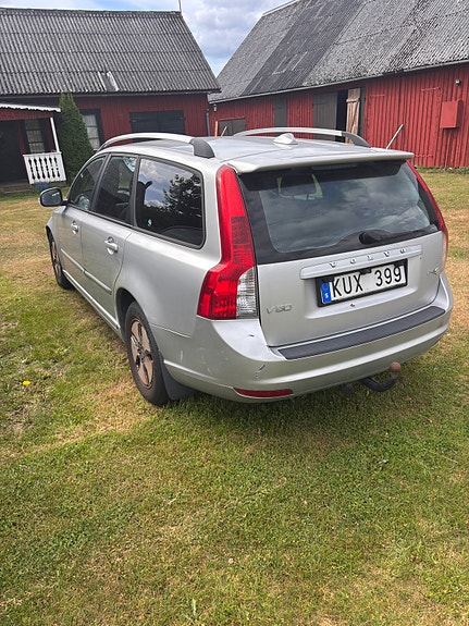 Volvo V50 2 of 7