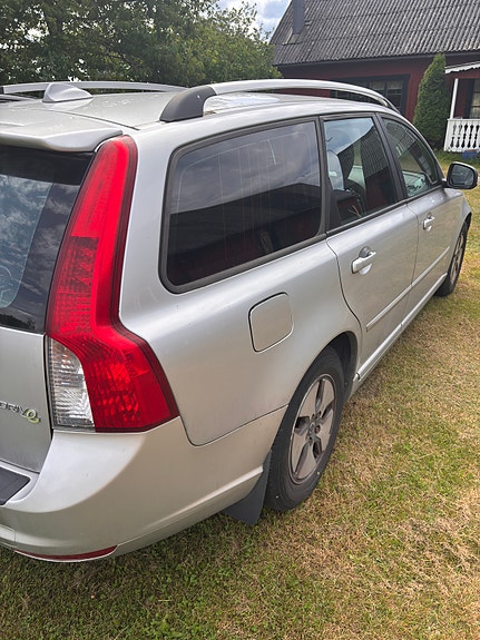 Volvo V50 3 of 7