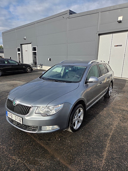 Skoda Superb 3 of 5