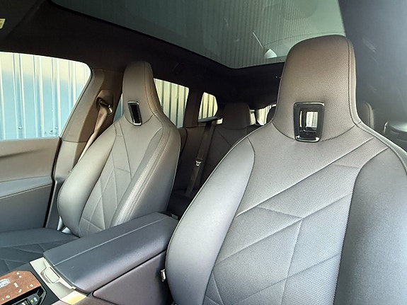 BMW iX 7 of 7