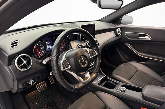 Mercedes-Benz CLA180 8 of 25