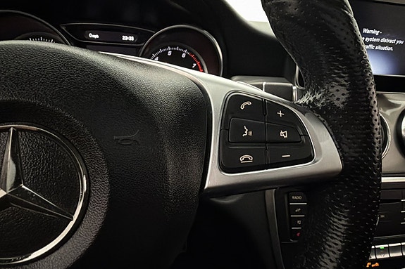 Mercedes-Benz CLA180 14 of 25