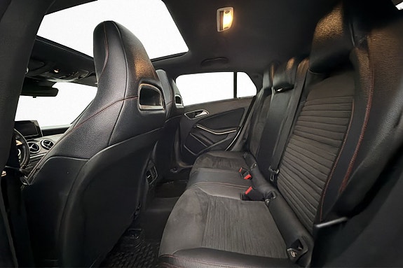 Mercedes-Benz CLA180 23 of 25