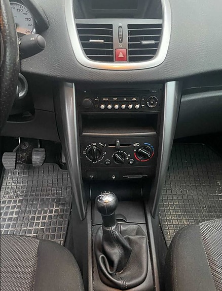 Peugeot 207 6 of 9