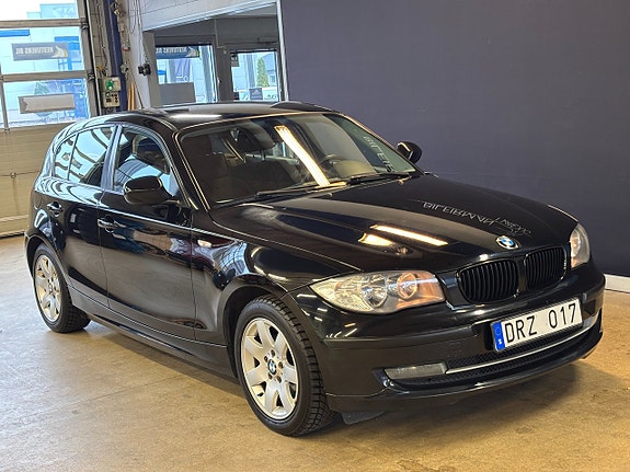 BMW 116i 3 of 5